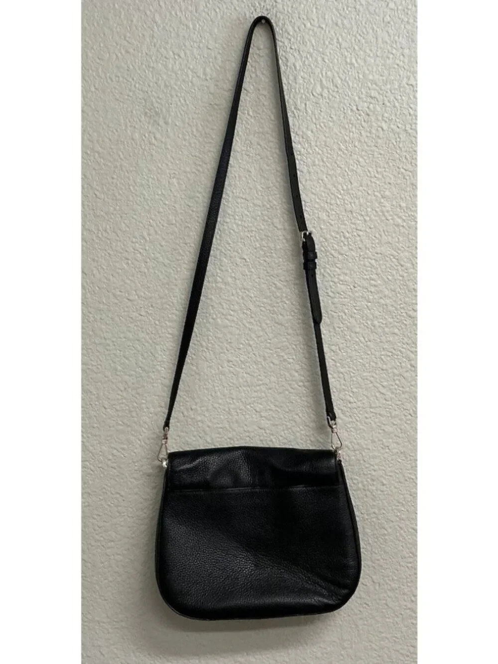 Kate Spade New York Leila Flap Crossbody Bag Purse Black Pebbled Leather Gold